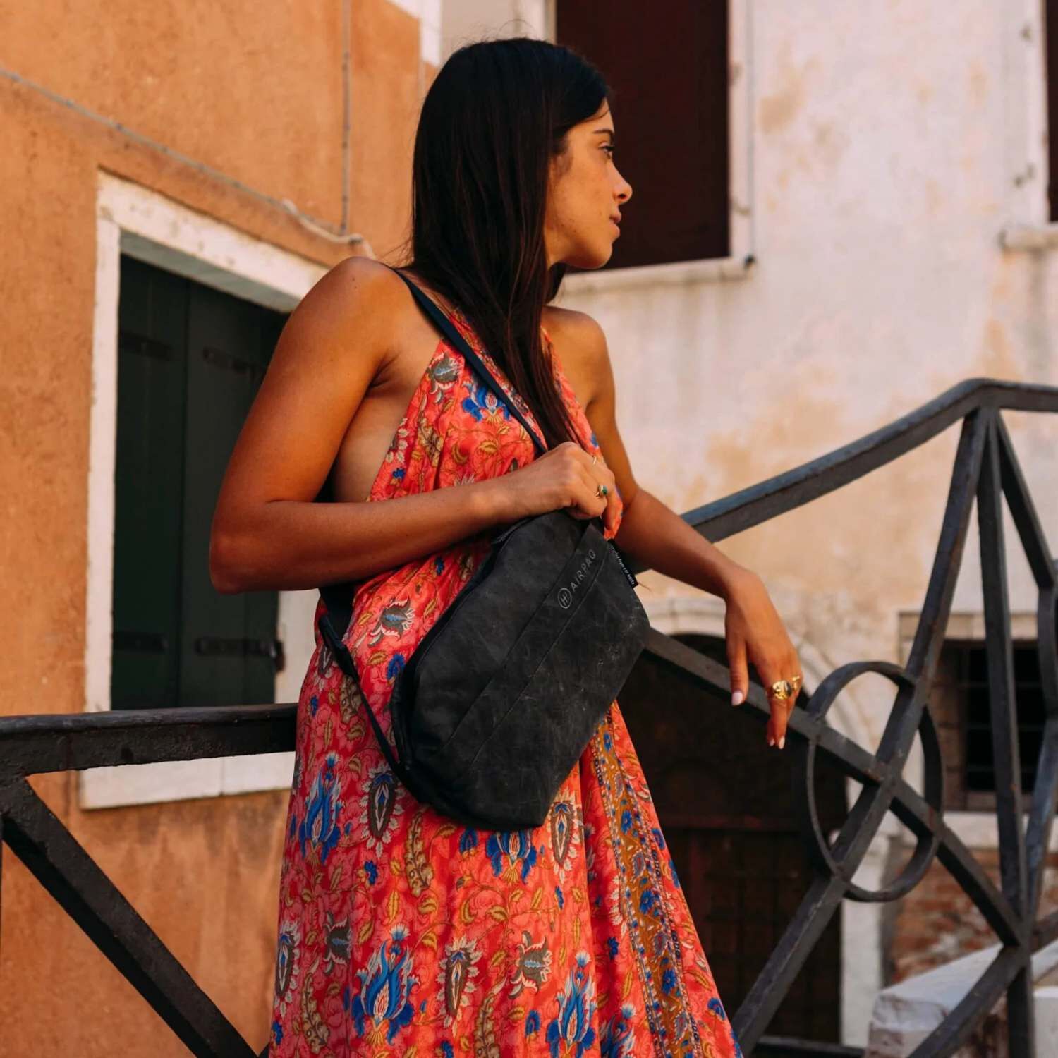 Airpaq Umhängetasche Sling Baq Anthrazit