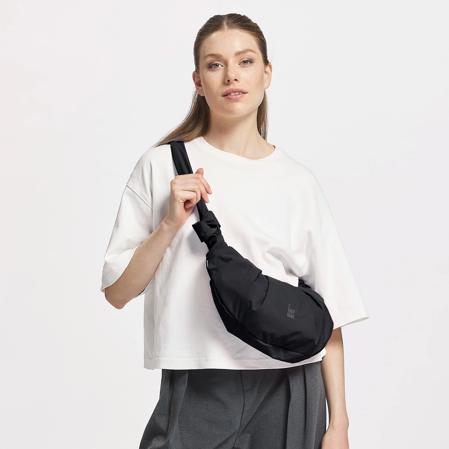 GOT BAG Umhängetasche PLEAT MOON BAG SMALL black