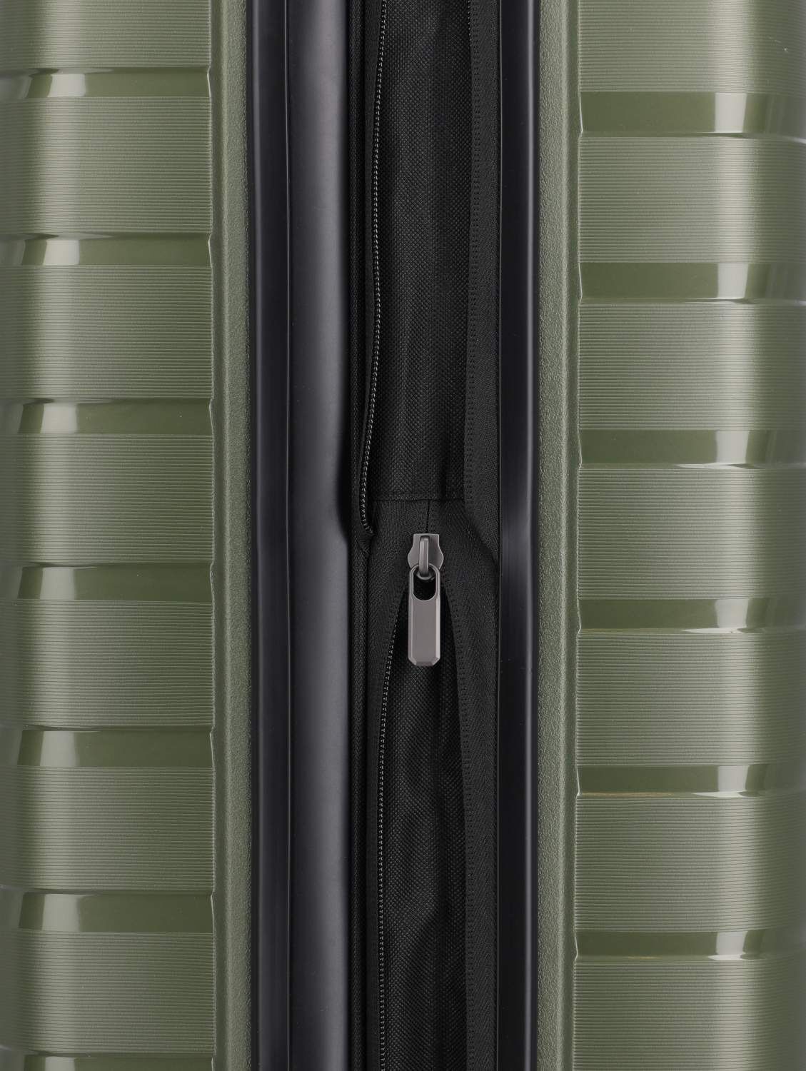 Travelite Koffer AIR BASE 4w Trolley M, Olive