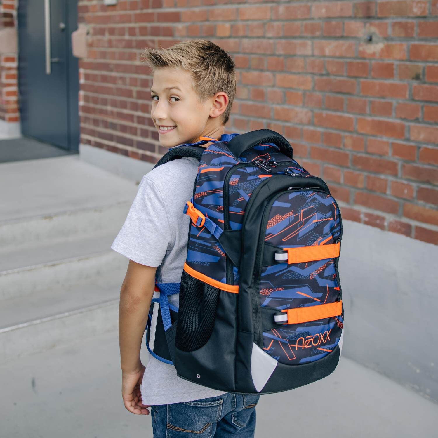 Neoxx ACTIVE PRO Schulrucksack Streetlight Runner Neoxx ACTIVE PRO Schulrucksack Streetlight Runner