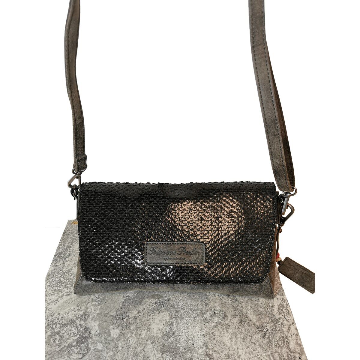 Fritzi aus Preußen Allana Scaly Black Clutch Umhängetasche