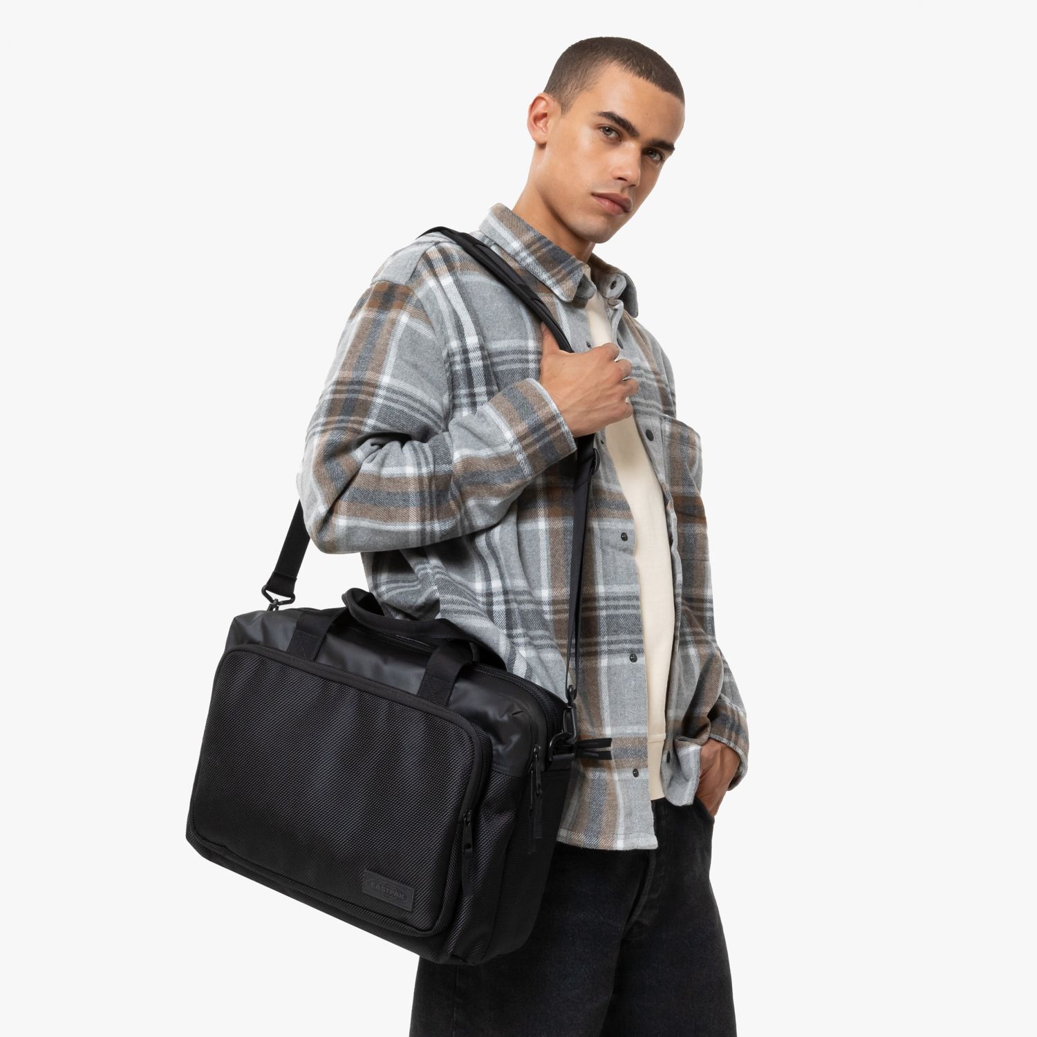 Eastpak Umhängetasche SHELDAN Cnnct Coat