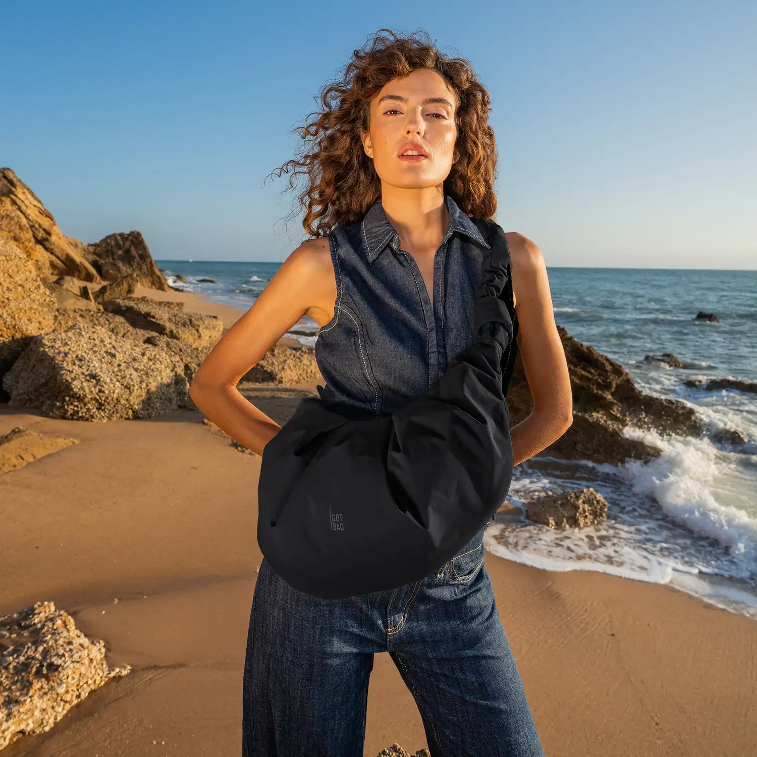 GOT BAG Umhängetasche PLEAT MOON BAG LARGE black