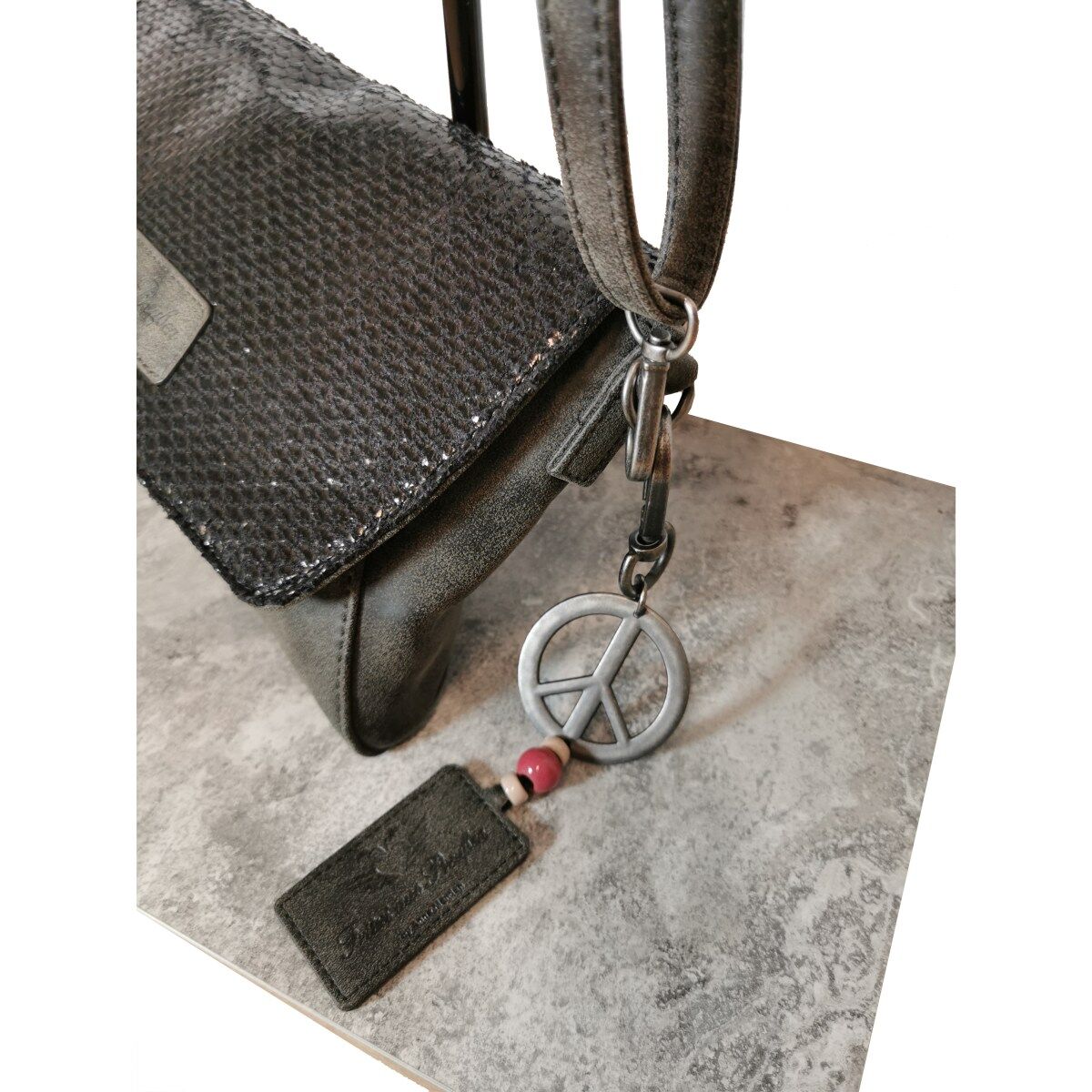 Fritzi aus Preußen Allana Scaly Black Clutch Umhängetasche